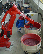 Figure 1:	Robot-guided drag finishing at Production Technology Center (PTZ) Berlin