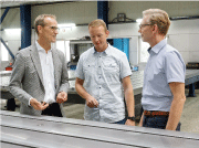 From left to right: Managing Director Martin Stolle, Production Manager Foundry Florian Lorenz and Head of Business Development & Marketing at AGTOS, Ulf Kapitza in the finishing department