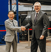Watanabe of Toyo Seiko (left) and Falko Schmidt of Winoa (right)