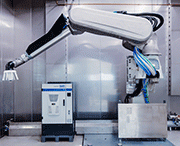 Dürr’s new EcoRP4 robot impresses with fewer components, a simplified mechanical system, and an 
easy-to-maintain design
